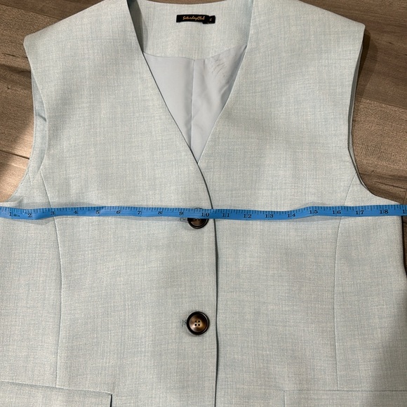 Saturday Club Short Set in Sky Blue - Picture 5 of 8